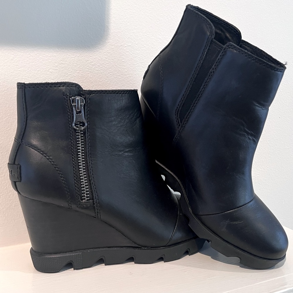 Sorel Black Leather Ankle Boots